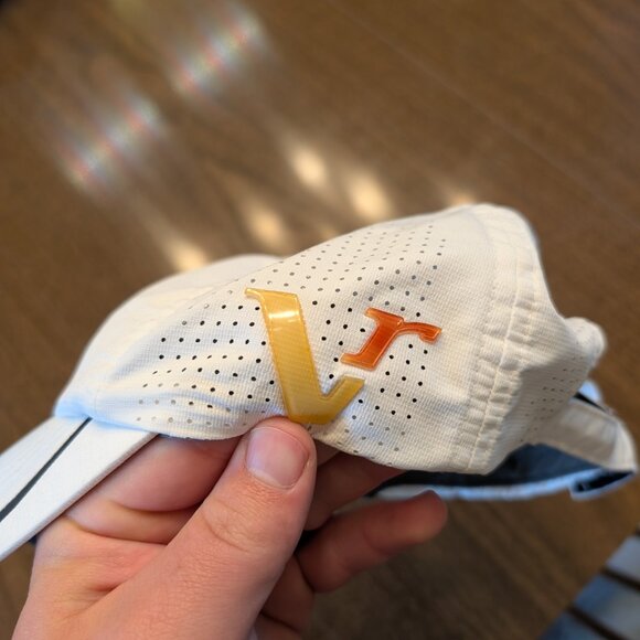 Nike Golf Hat - Picture 3 of 4